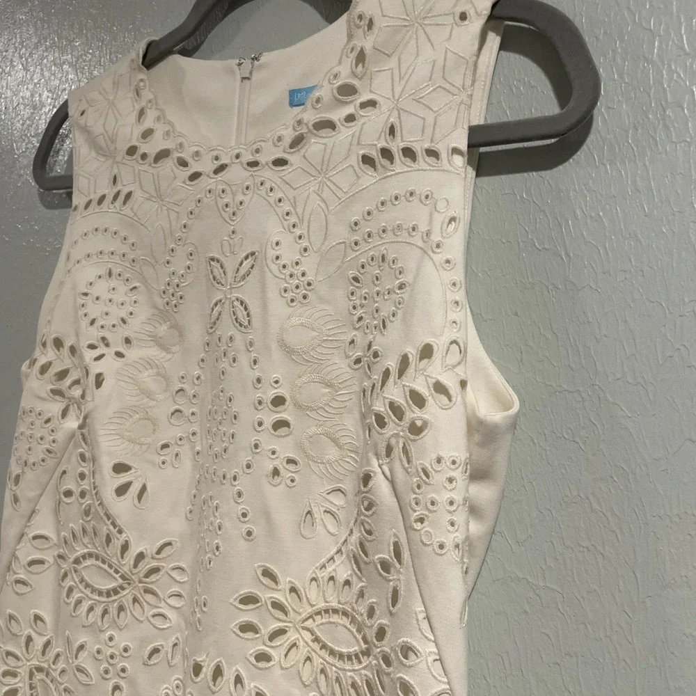 J McLaughlin Classic‎ Ivory Eyelet Embroidered Sleeveless Sheath Dress Sz medium - Picture 6 of 9